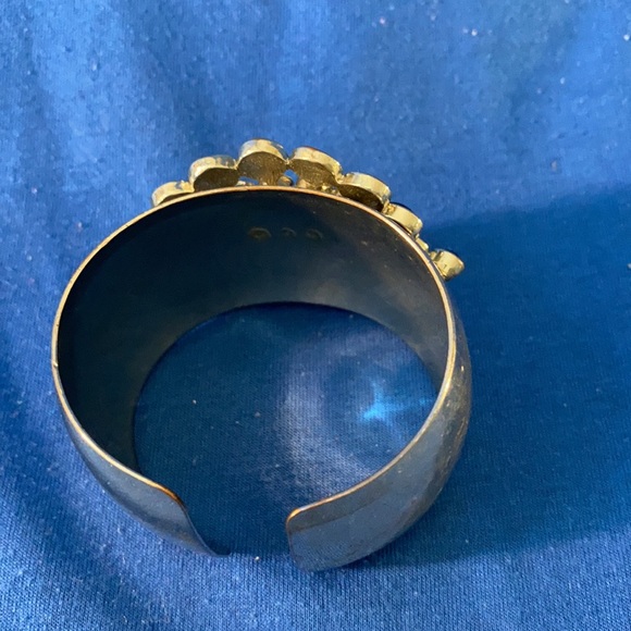 Metal flower cuff - Picture 2 of 2